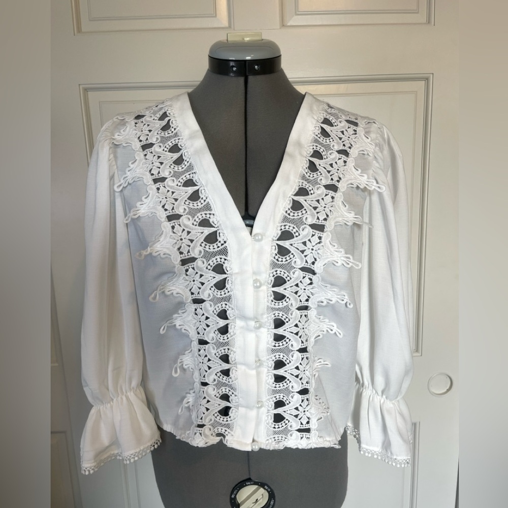 SHEIN White Puff Sleeve Blouse with Bib Collar